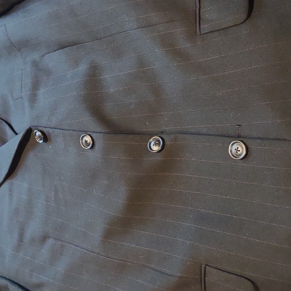 Premium Executive PIN STRIPE Suit by GERALD AUSTIN OF BOND STREET. 44L - Picture 4 of 16